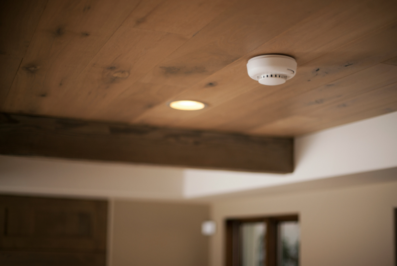 В многодетных и малообеспеченных семьях на Урале установят пожарные извещатели 