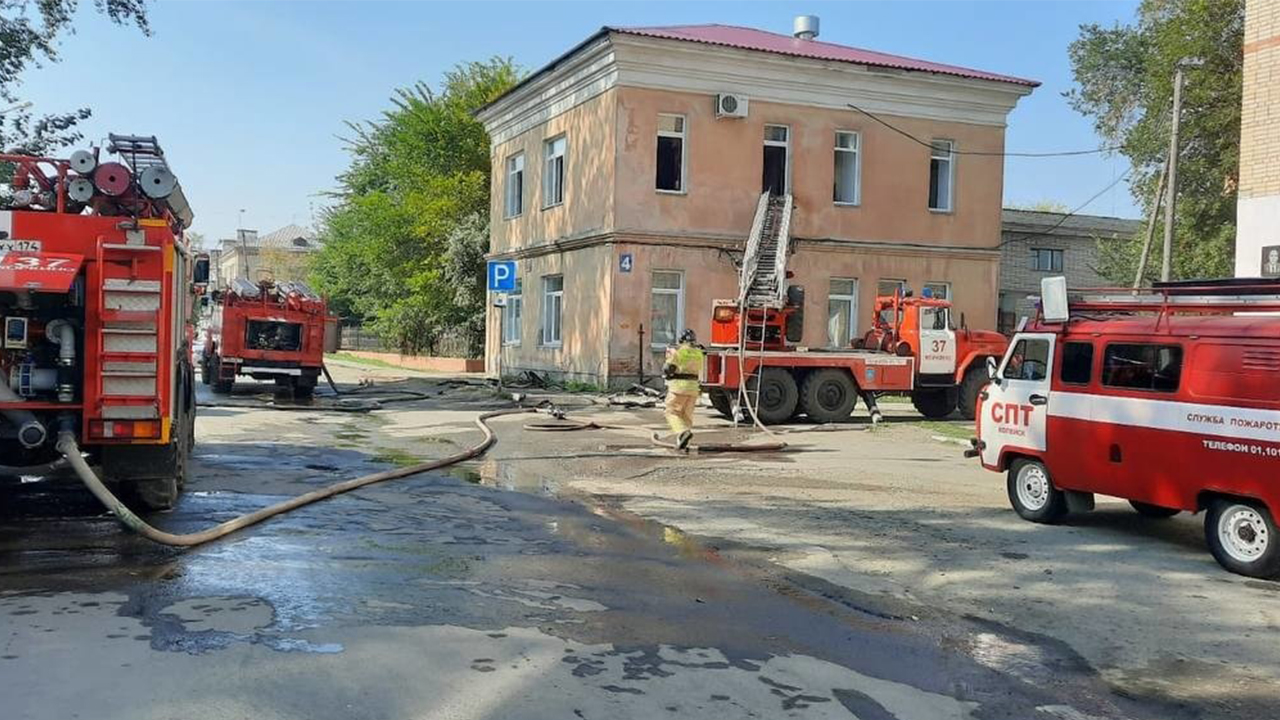 Из горящей больницы под Челябинском эвакуировались 17 человек