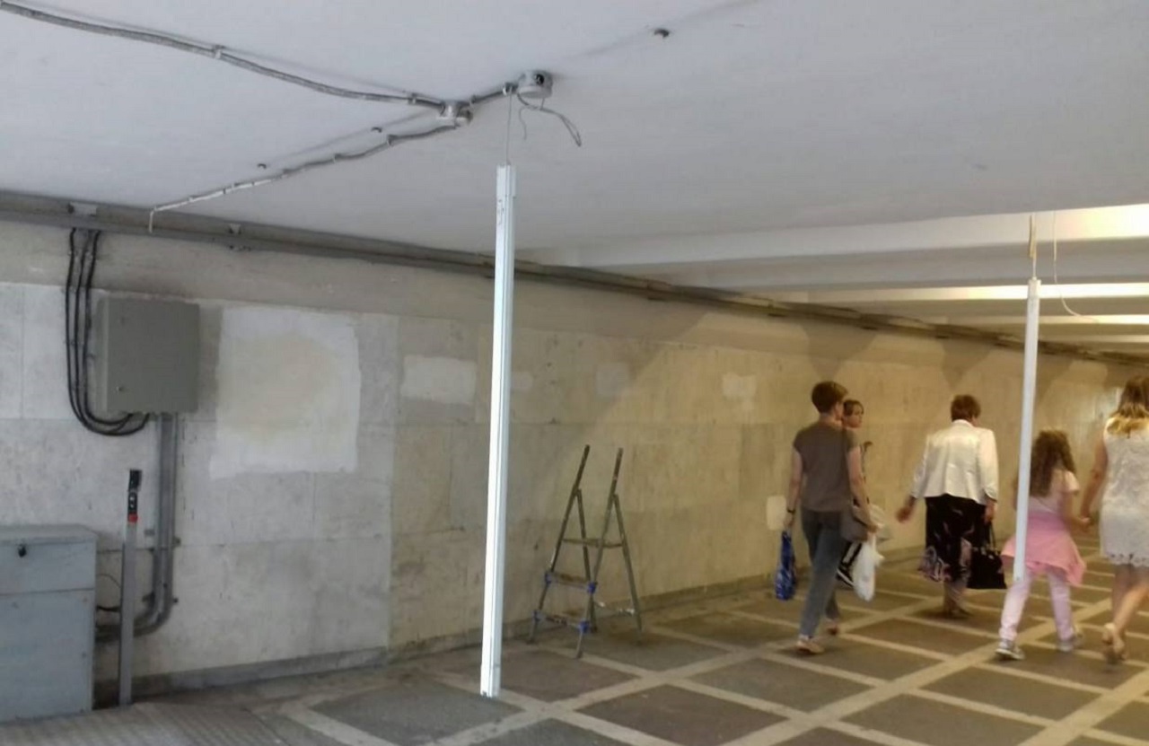Вандалы повредили подземный переход в центре Челябинска 