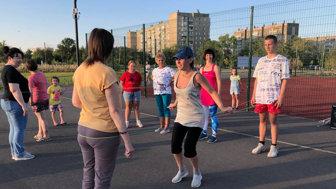 Прыгают все: популярные дворовые игры вспоминают жители Челябинска