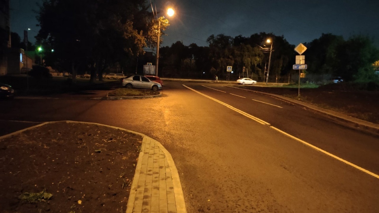 Перекрыли выезд: странная разметка на новой дороге удивила жителей Челябинска