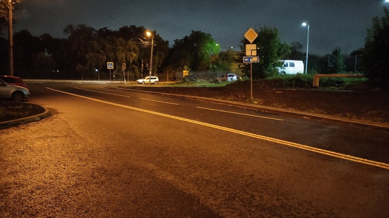 Перекрыли выезд: странная разметка на новой дороге удивила жителей Челябинска