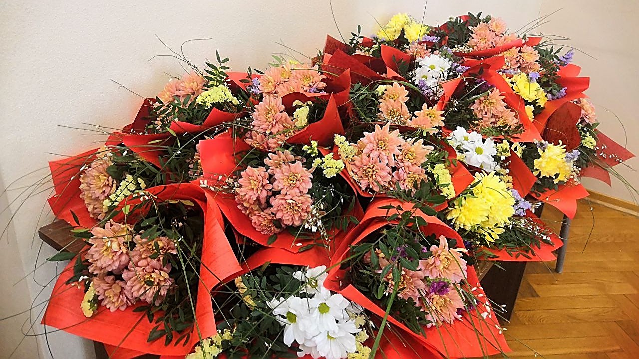 Названа средняя цена букета цветов к 1 сентября в Челябинской области