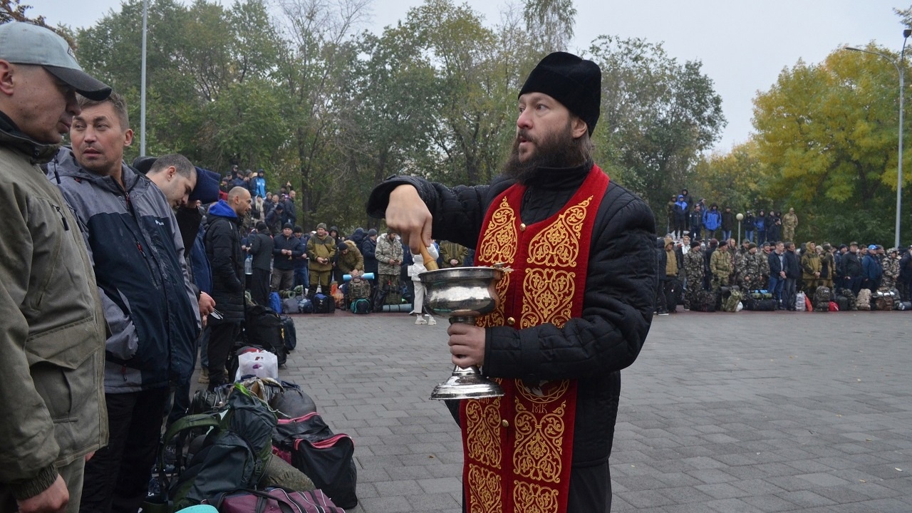 Глава Магнитогорска напутствовал мобилизованных горожан и добровольцев