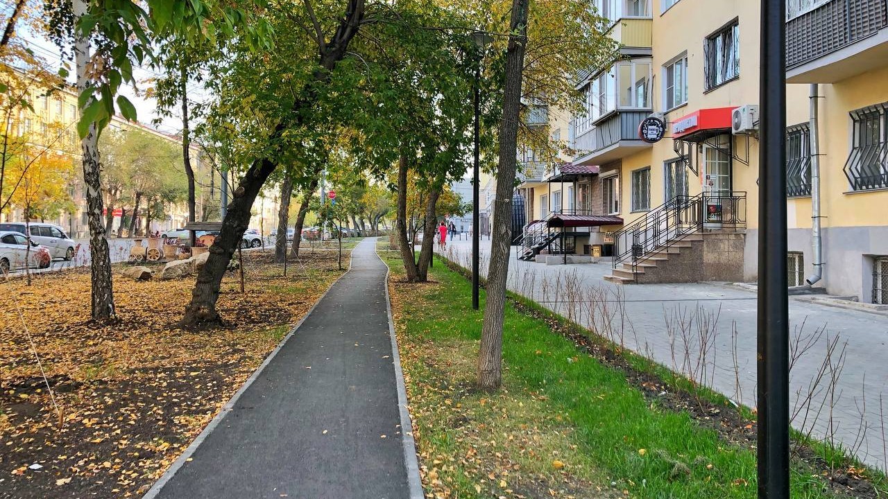 Часть улицы Свободы в Челябинске сделали удобнее для пешеходов 