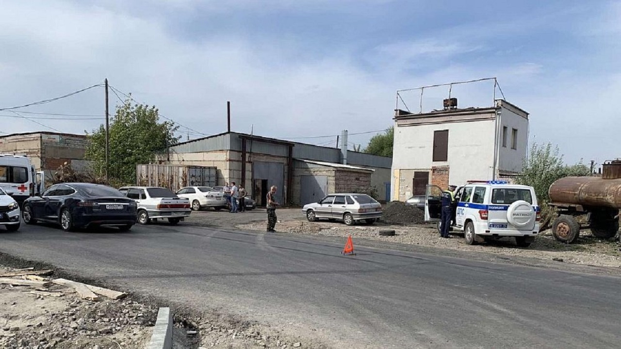 Девочка попала под колеса автомобиля в Челябинской области