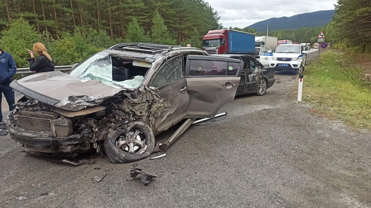 Авария с 4 пострадавшими на М5 в Челябинской области попала на видео