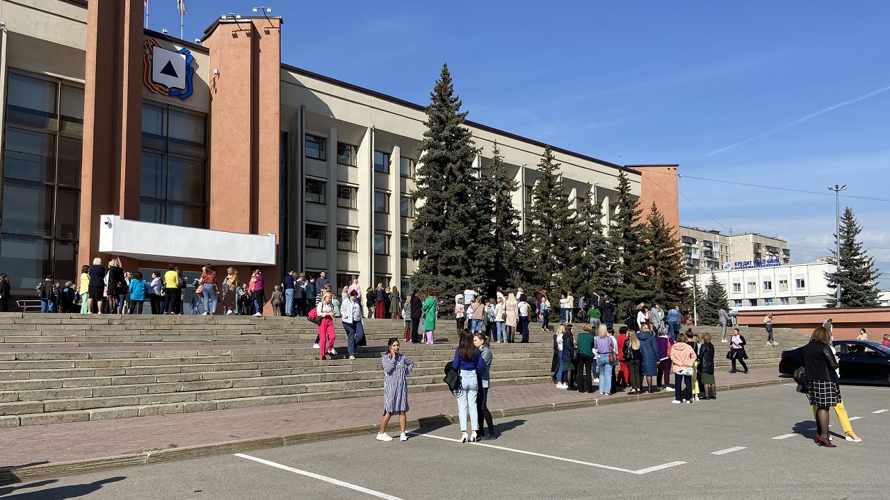 Из администрации Магнитогорска эвакуировались все сотрудники и посетители