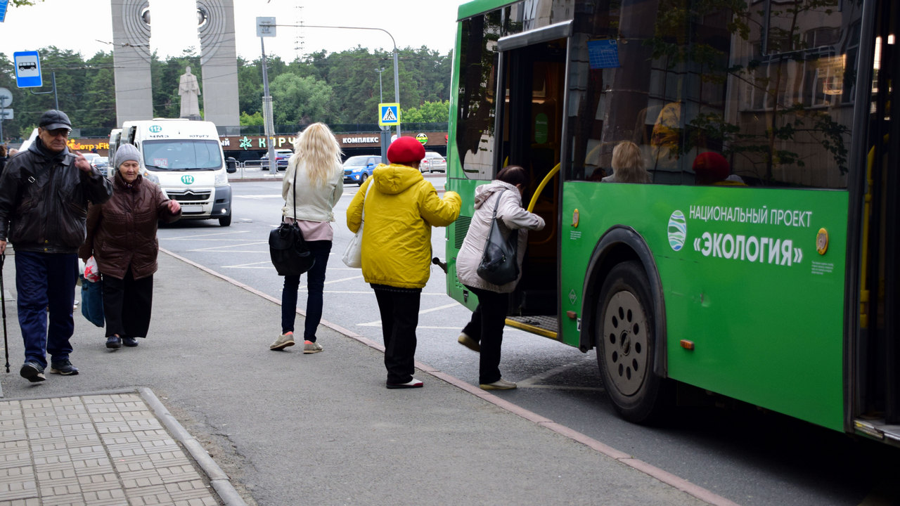 В Челябинске изменили 7 маршрутов общественного транспорта из-за ремонта теплотрассы