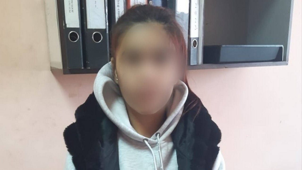В Челябинске задержали иностранку, которая разносила свертки с наркотиками