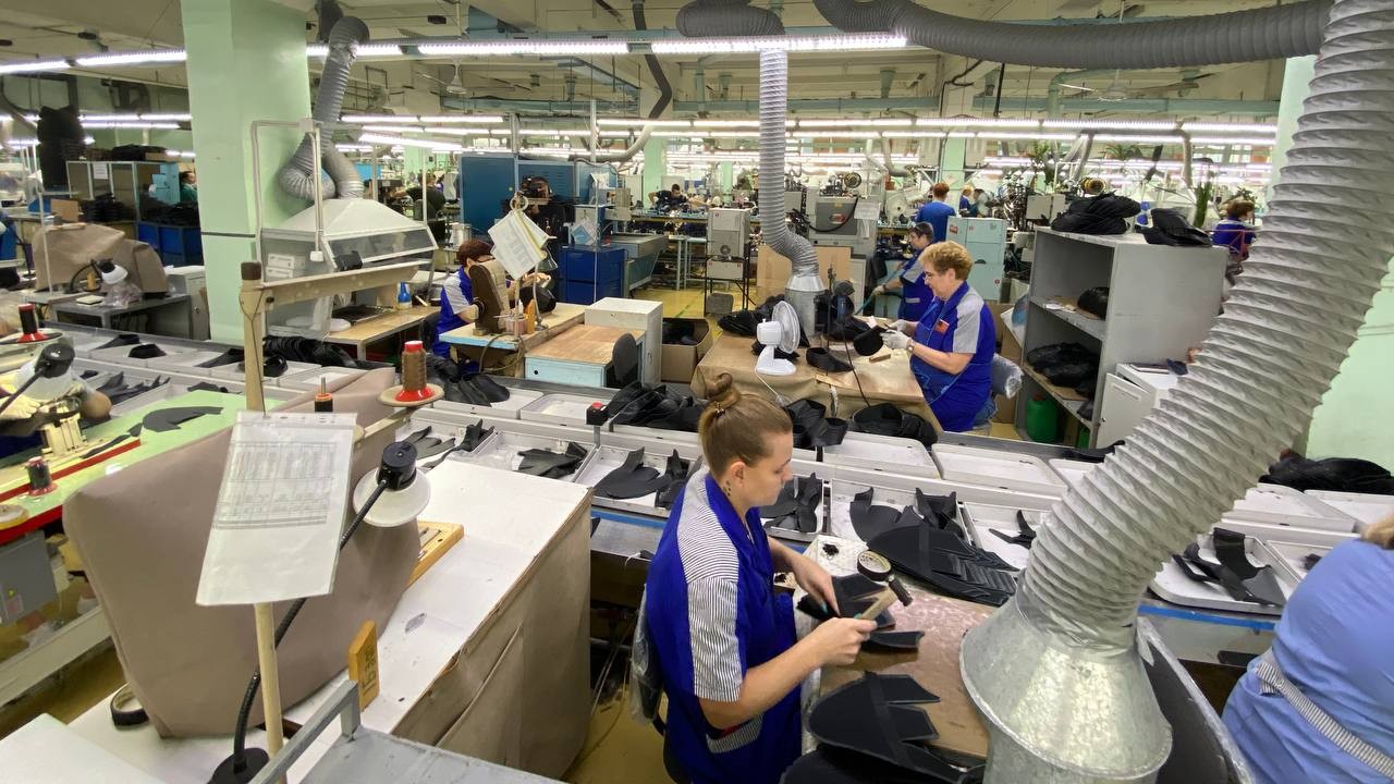 Обувная фабрика в Челябинской области переходит отечественные материалы
