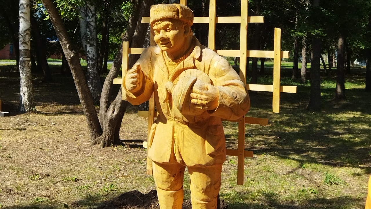 В Челябинске открылся деревянный "Парк советского периода"