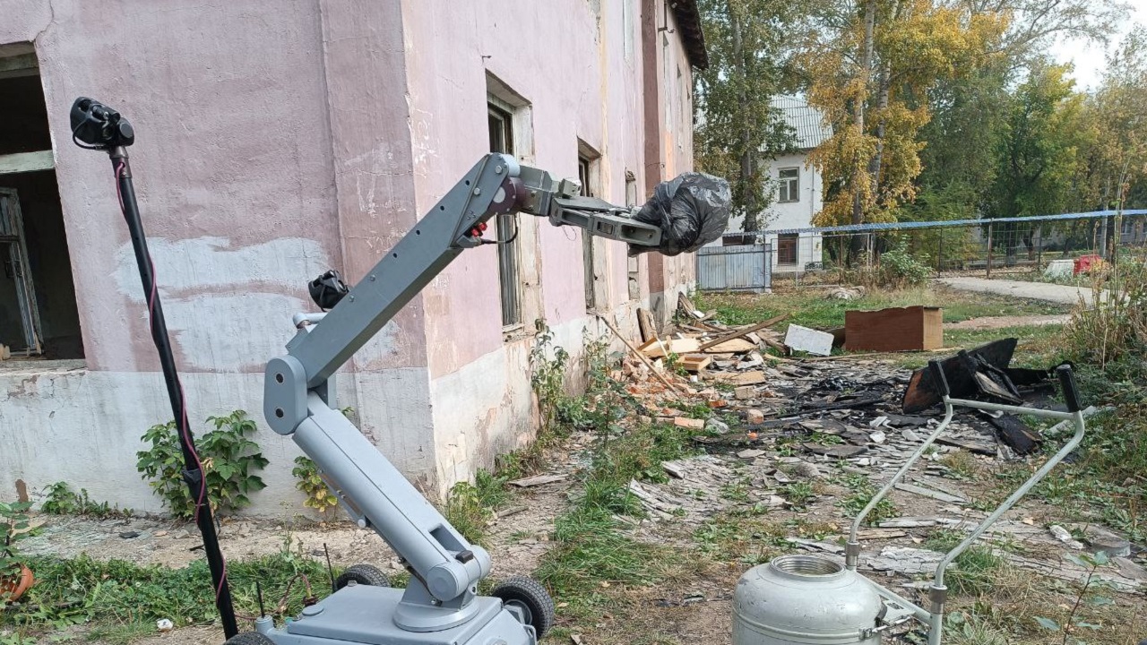 Робот-сапер помог обезвредить учебную бомбу в спальном районе Челябинска