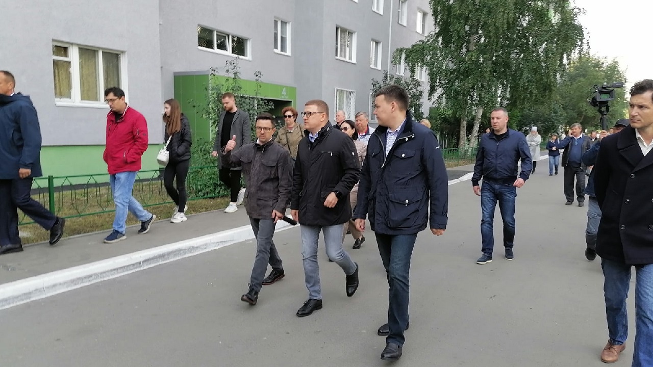 Губернатор Алексей Текслер осмотрел Челябинск перед Днем города Губернатор Алексей Текслер осмотрел Челябинск перед Днем города