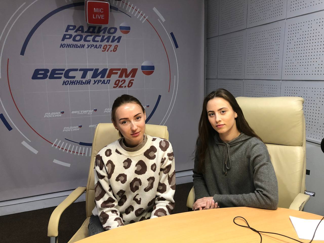 Цветы для зрителей: в Челябинском театре драмы открылся новый сезон Цветы для зрителей: в Челябинском театре драмы открылся новый сезон