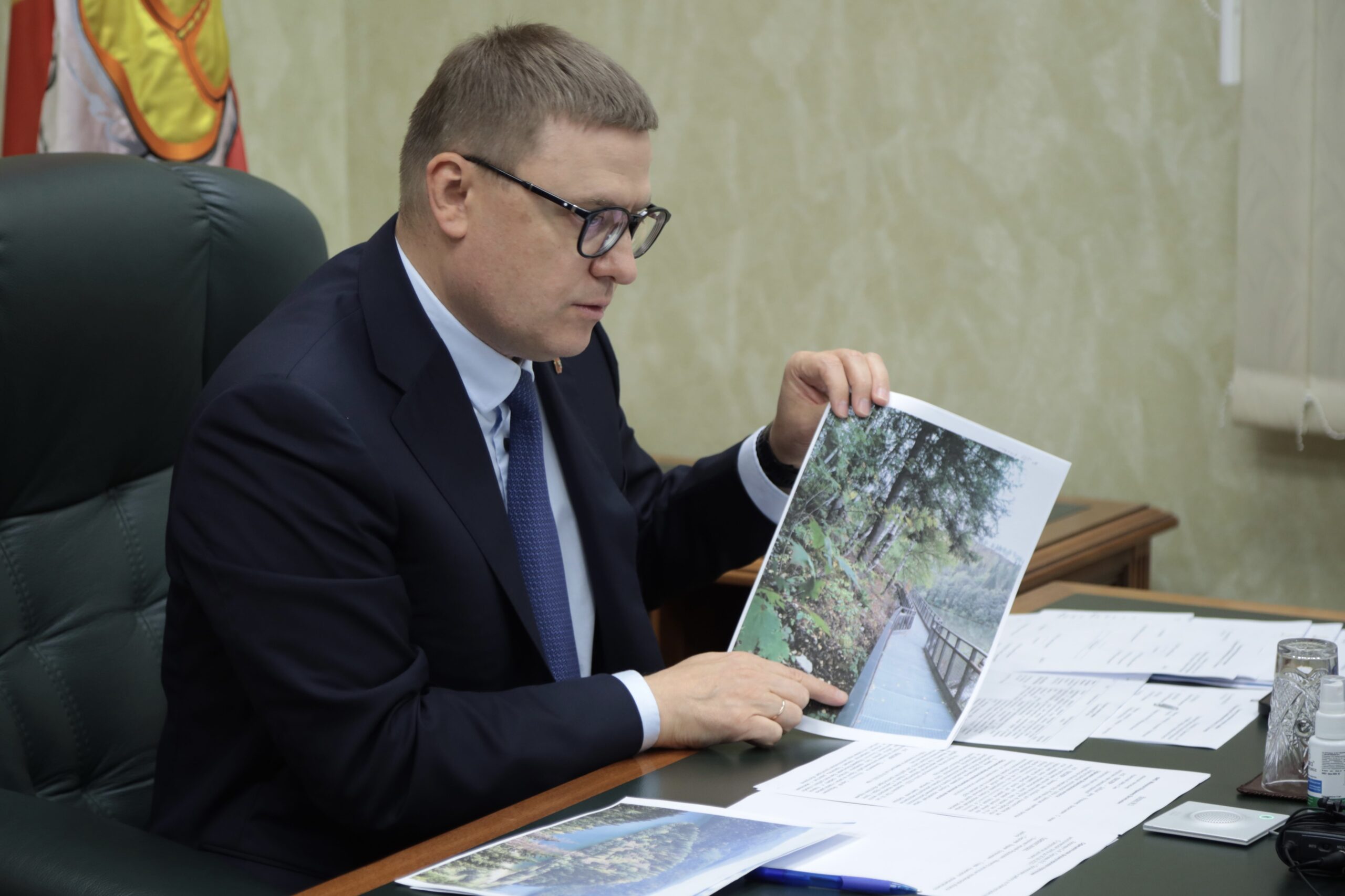 Вопросы решаются в считанные минуты: Алексей Текслер провел прием граждан 