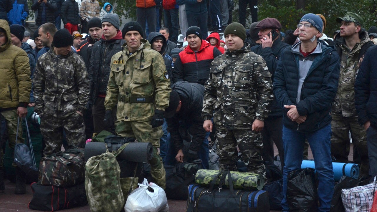 Глава Магнитогорска напутствовал мобилизованных горожан и добровольцев