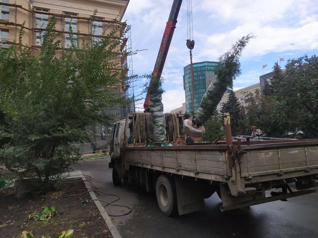 В Челябинске продолжается акция "Цветущий город" В Челябинске продолжается акция "Цветущий город"