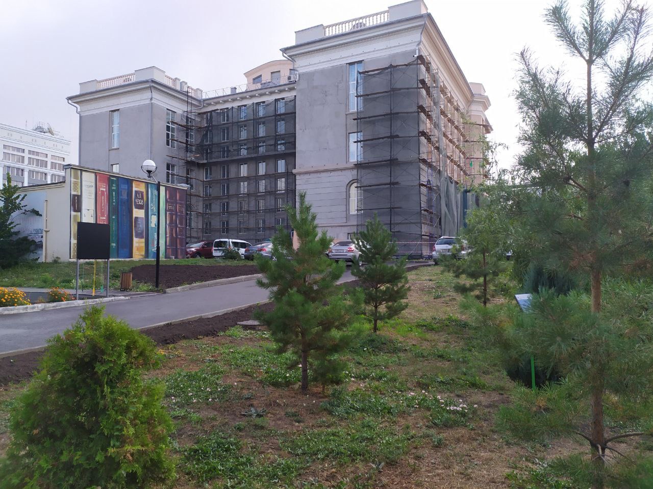 В Челябинске продолжается акция "Цветущий город" В Челябинске продолжается акция "Цветущий город"