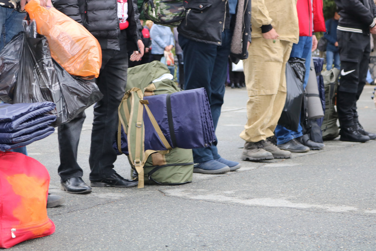 "Я не буду отсиживаться": в Челябинской области проводили мобилизованных