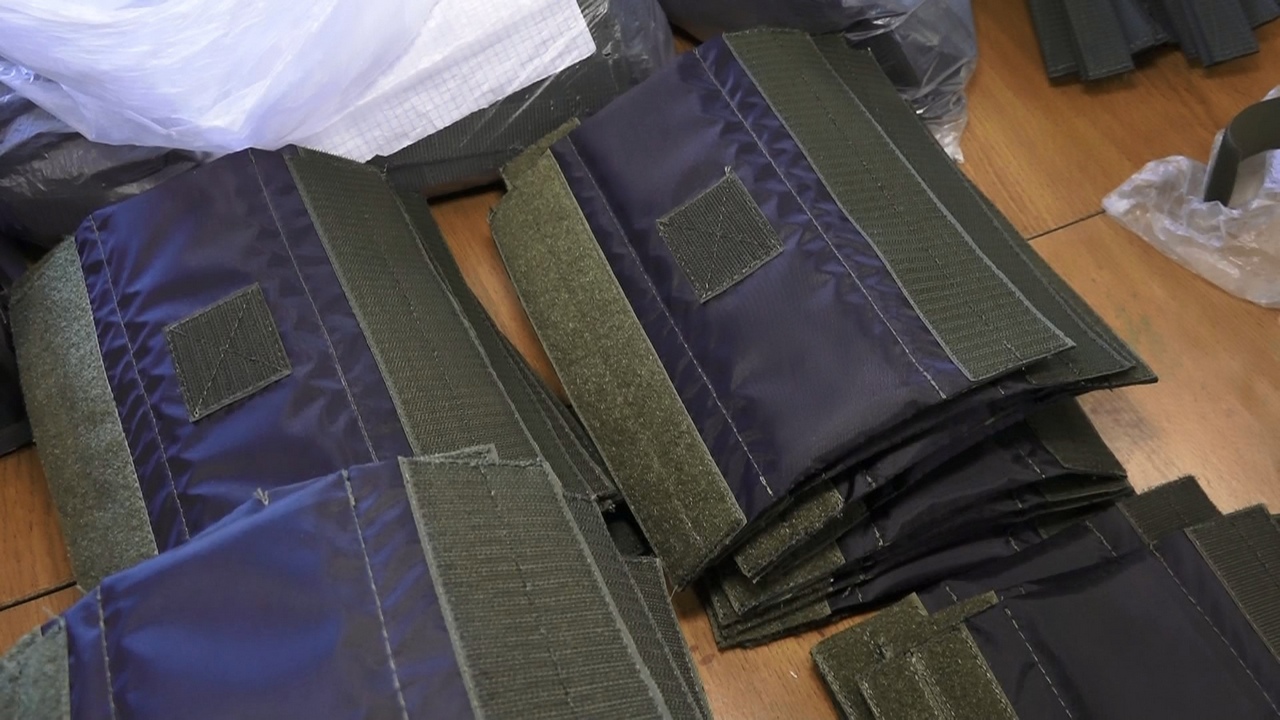 Предприятие в Челябинской области начало шить снаряжение и спальные мешки для военных