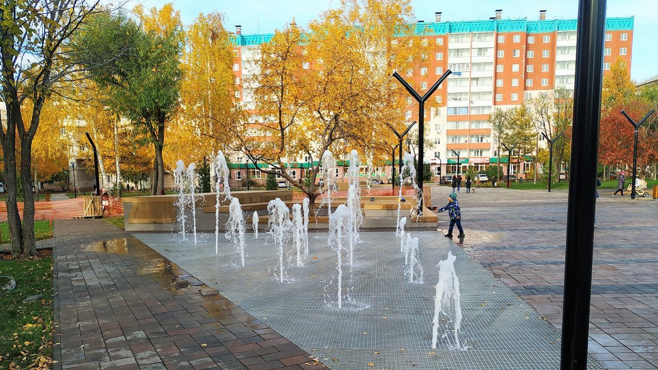 Новый пешеходный фонтан запустили в Челябинске