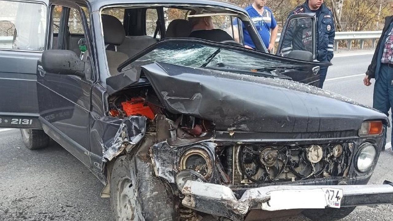 7 человек пострадали в лобовом ДТП в Челябинской области