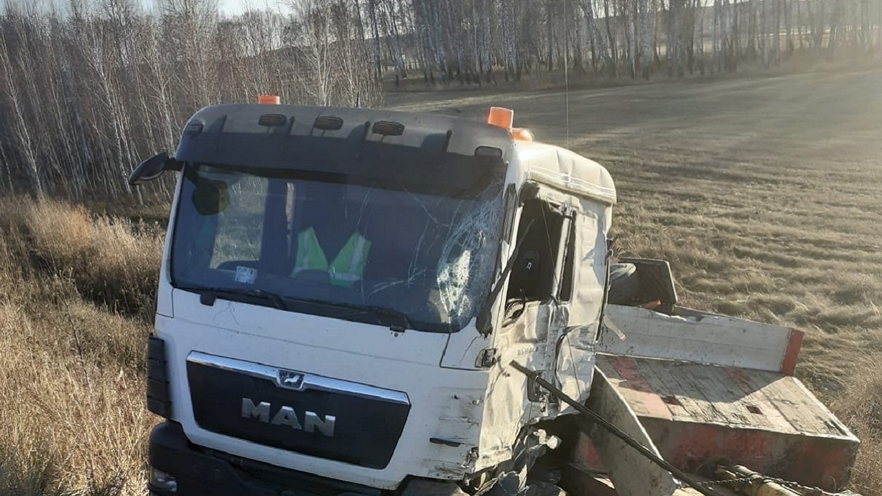 Водитель погиб в тройном ДТП на трассе в Челябинской области