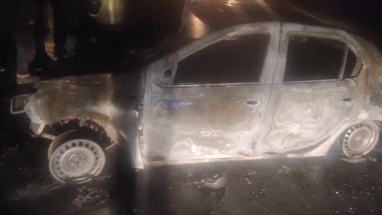 Автомобиль врезался в экскаватор в Челябинской области