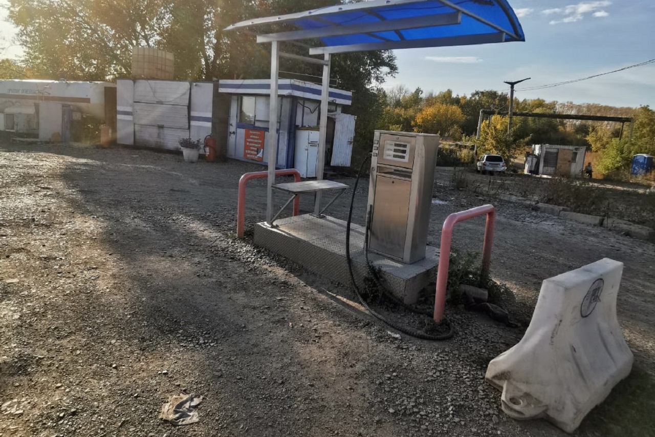Нелегальные автозаправки обнаружили в Челябинске