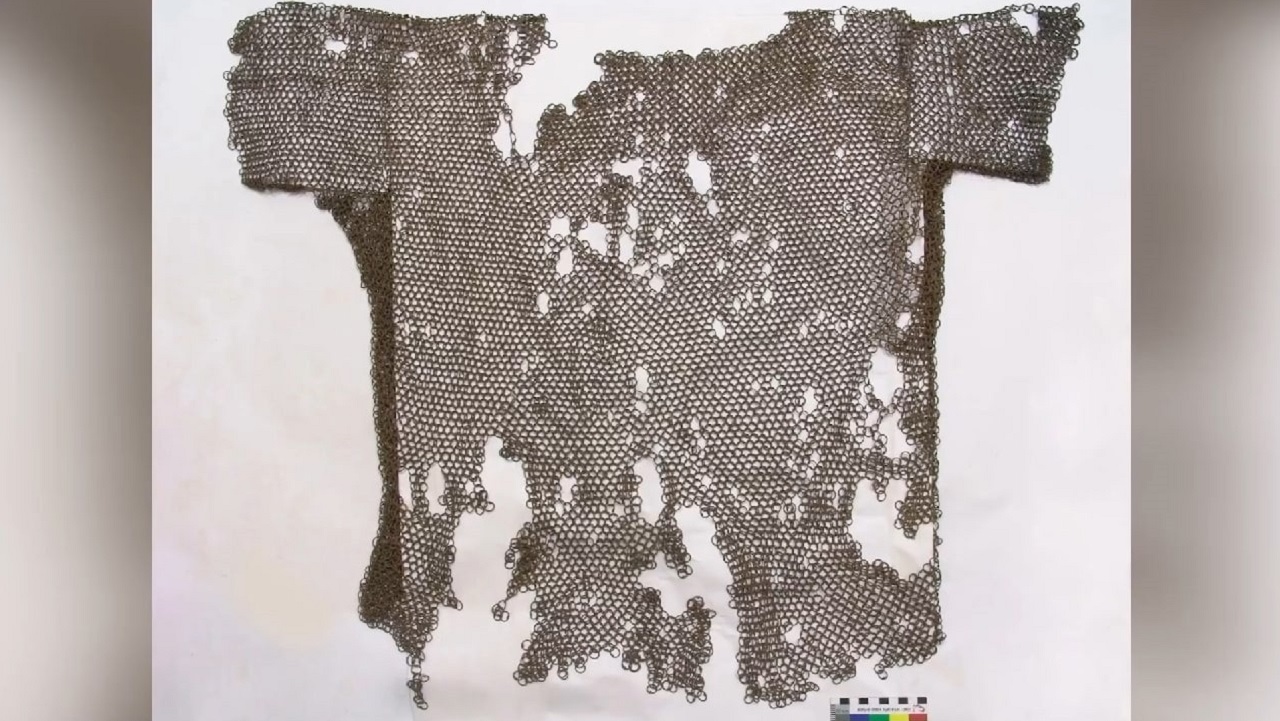 Кольчугу XVI века реставрируют в Челябинской области