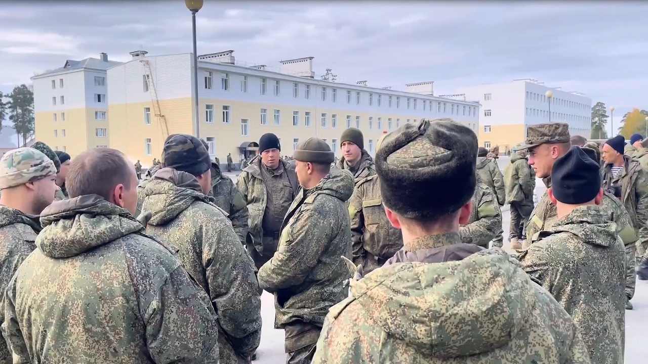 Участвующих в спецоперации добровольцев приравняли к ветеранам боевых действий