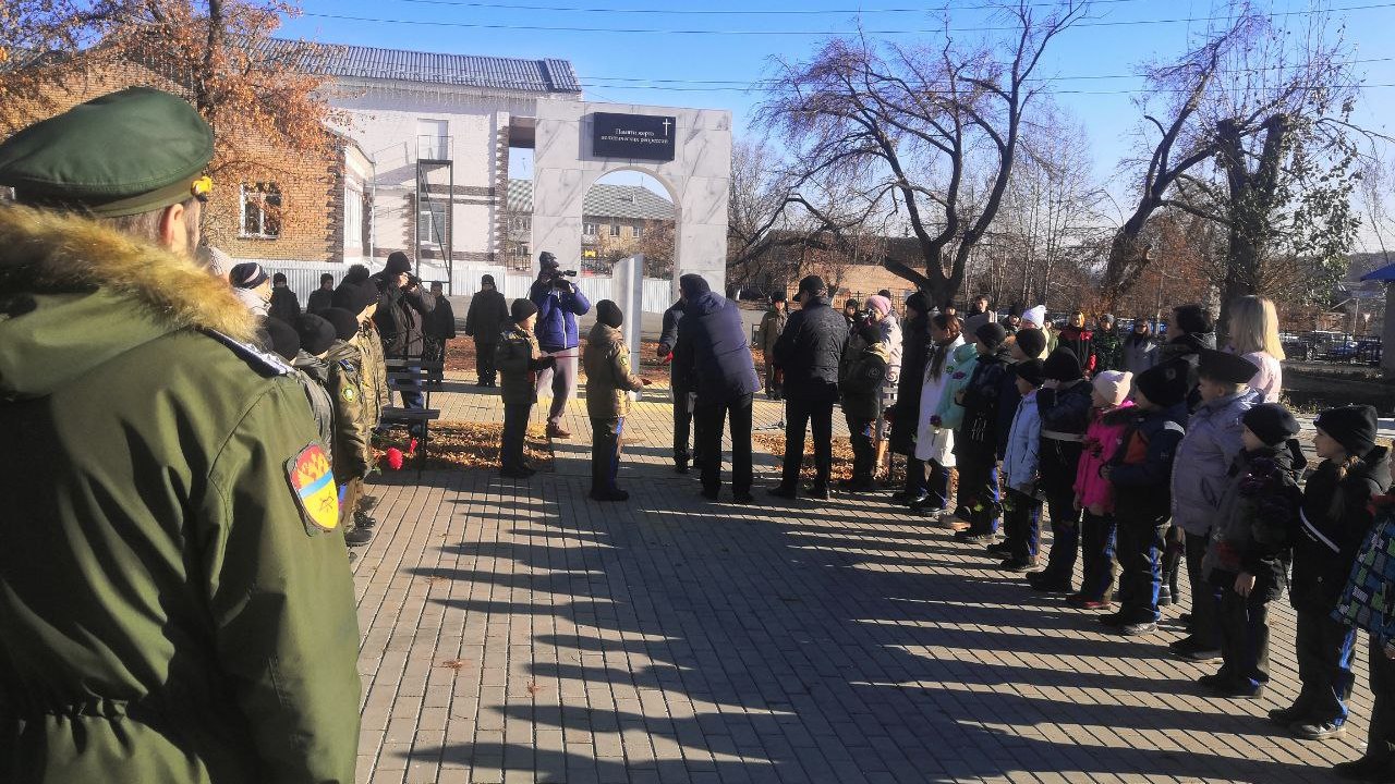 Памятник жертвам репрессий открыли в Челябинской области Памятник жертвам репрессий открыли в Челябинской области