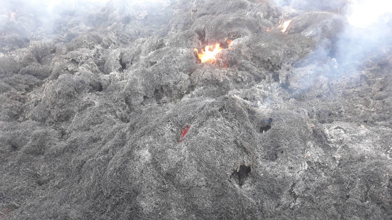 Город в дыму: стога сена подожгли на юге Челябинской области