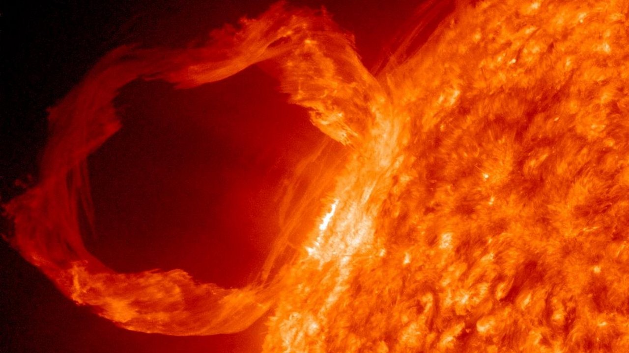 11 дней магнитных бурь: на Солнце наблюдается активность раскаленной плазмы