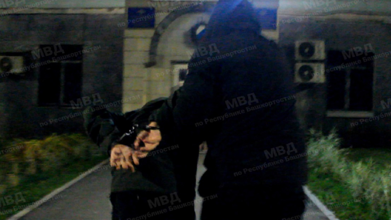 Мужчина из Челябинской области угнал в Башкортостане автомобиль и сдал его на металлолом Мужчина из Челябинской области угнал в Башкортостане автомобиль и сдал его на металлолом