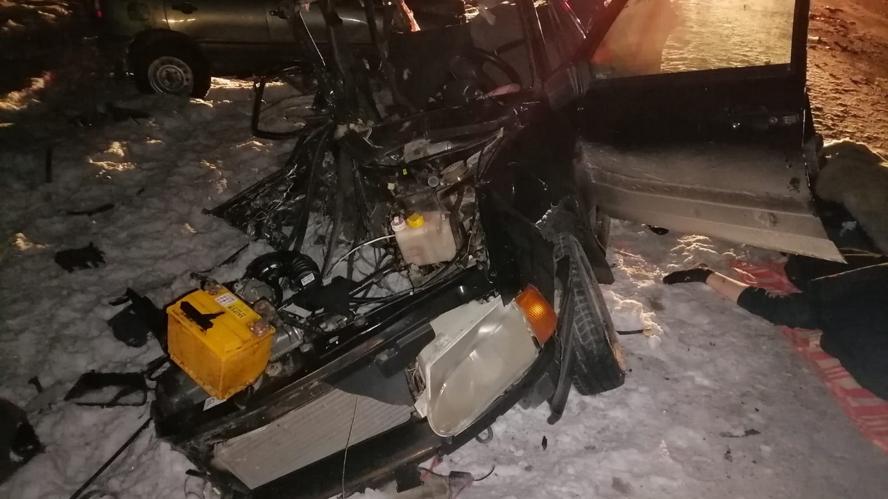 Лобовое ДТП с двумя погибшими произошло в Челябинской области Лобовое ДТП с двумя погибшими произошло в Челябинской области