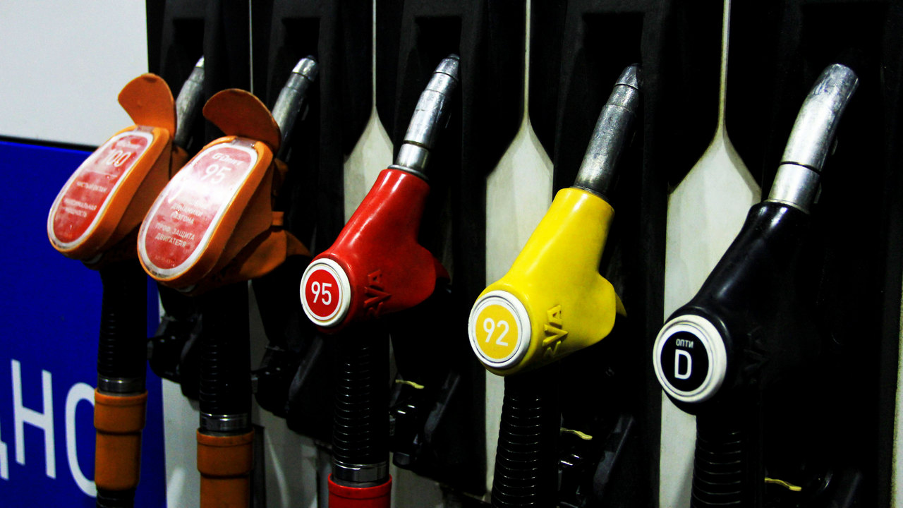 Самые низкие цены на бензин популярной марки зафиксировали в Челябинской области