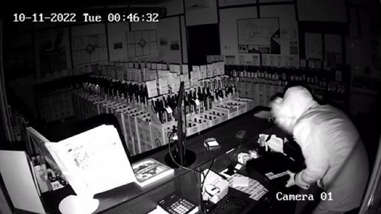 Серийного вора вычислили в Челябинской области по украденному телефону Серийного вора вычислили в Челябинской области по украденному телефону