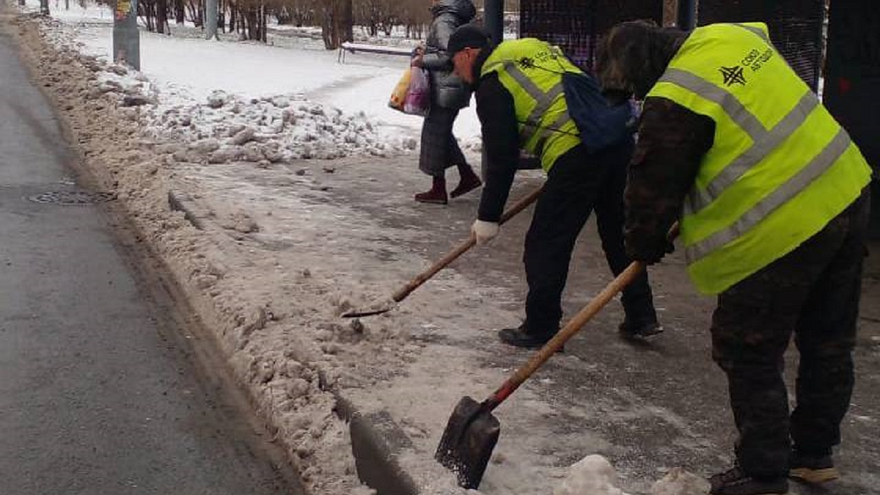 В Челябинске усилят уборку снега и наледи с улиц