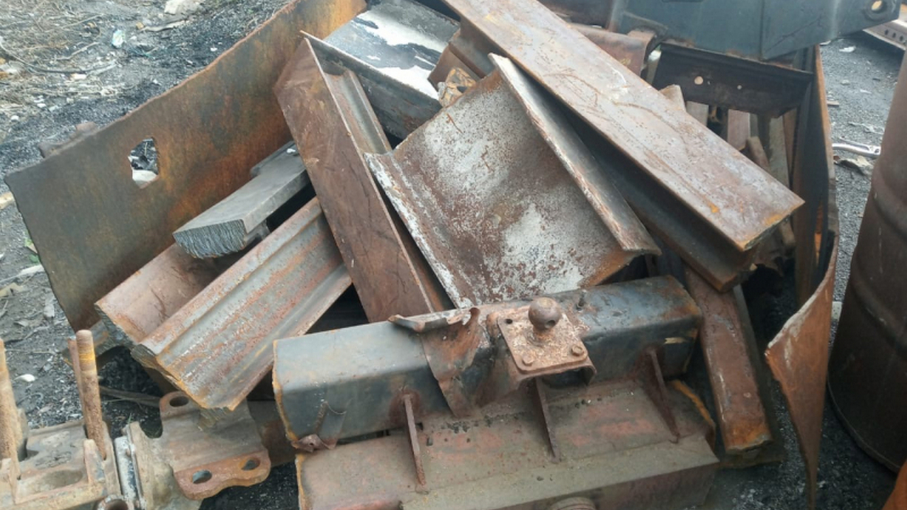 В Челябинской области задержали мужчину, который украл 2,5 тонны металла из поезда