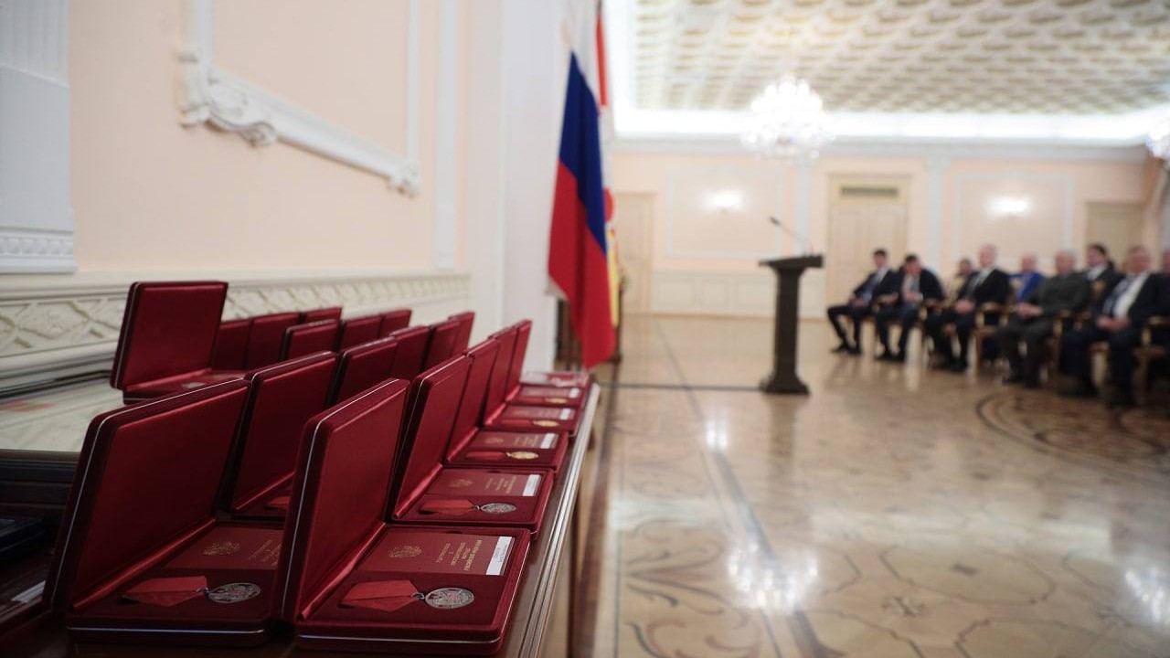 Государственные и региональные награды вручили 30 жителям Южного Урала