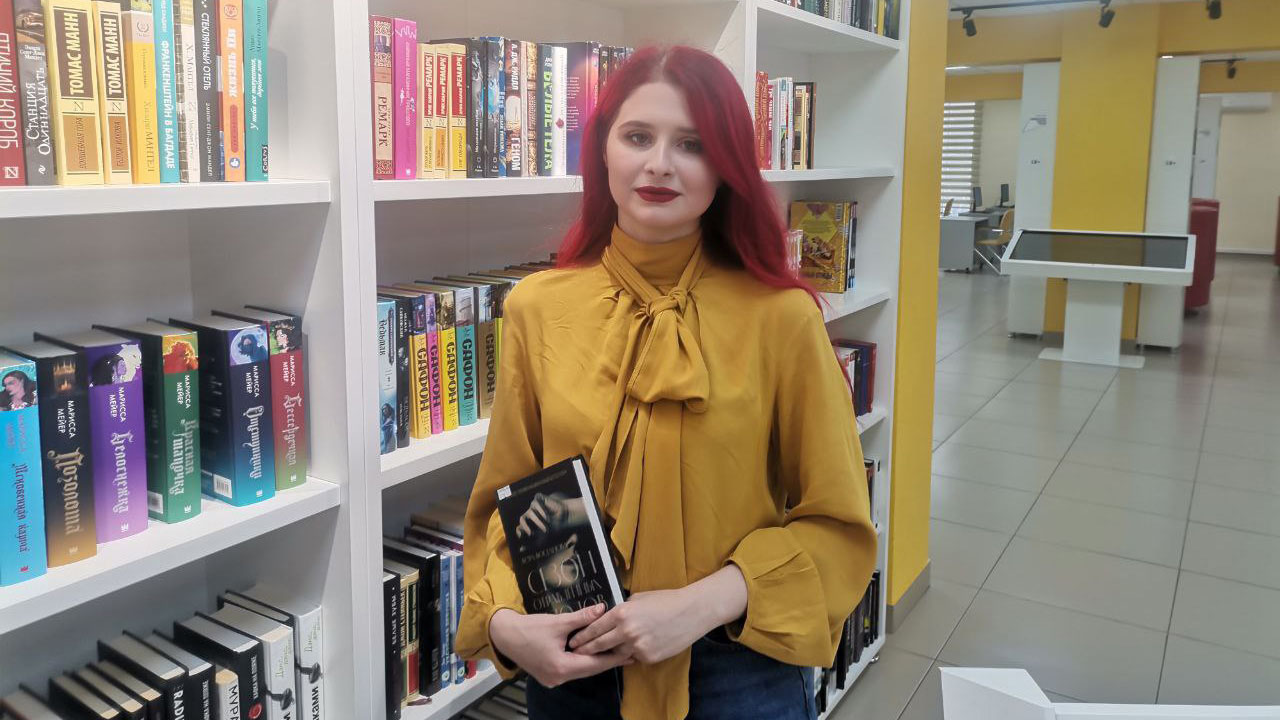 Жительница Магнитогорска стала лучшим молодым библиотекарем России