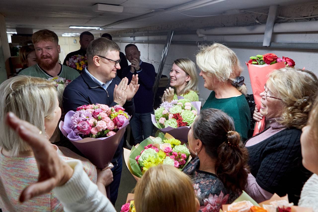Губернатор Текслер поздравил жительниц Челябинской области с Днем матери