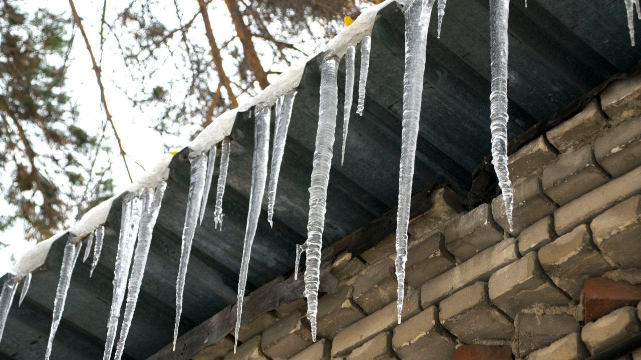 Гололед, снег и сильный ветер прогнозируют синоптики в Челябинской области