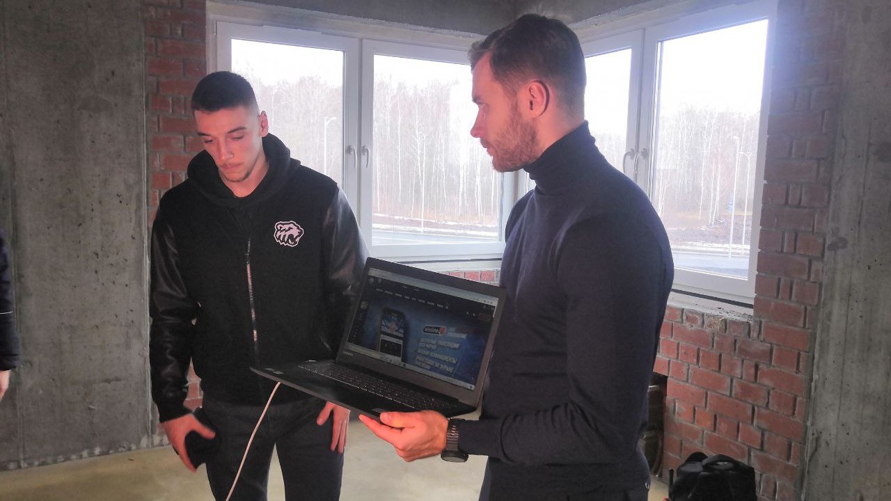 Мастер по настройке интернета: хоккеисты "Трактора" попробовали себя в новой профессии