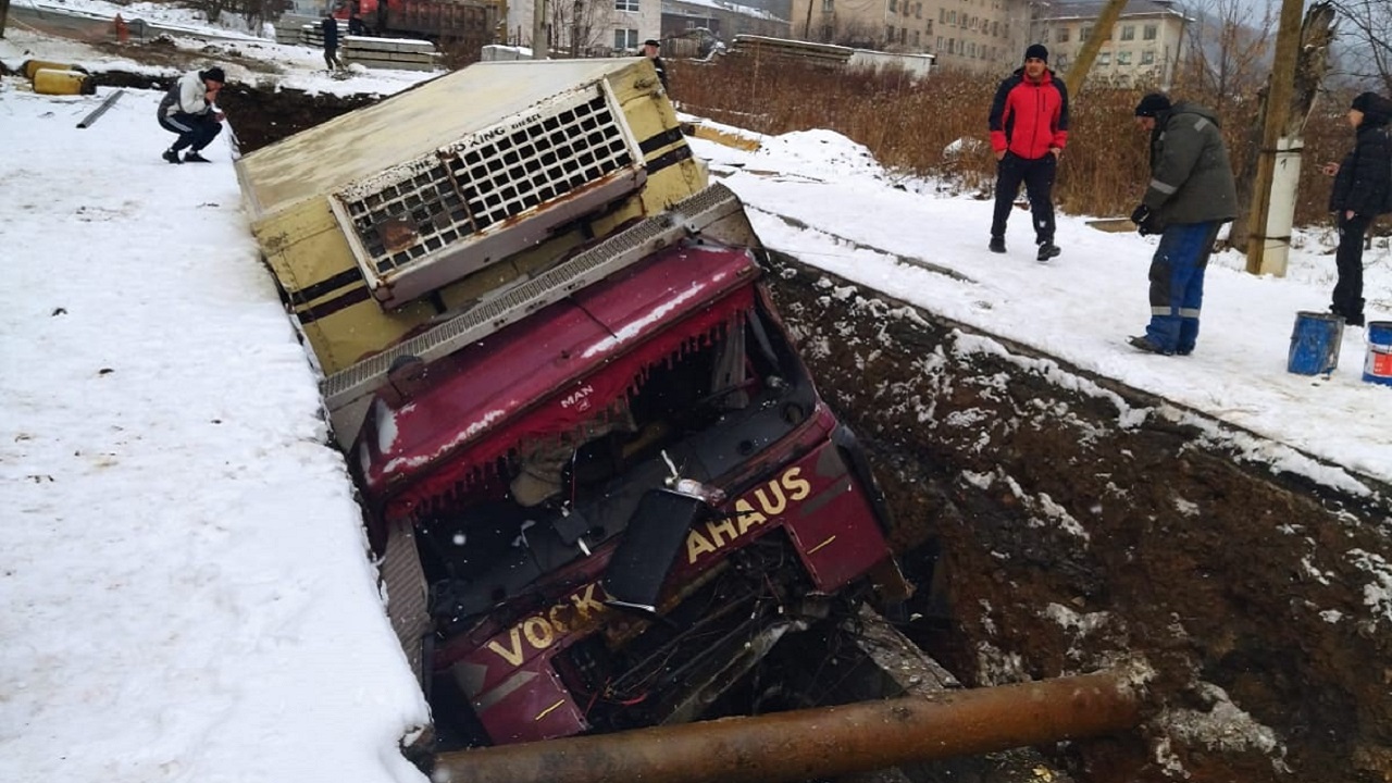 Уголовное дело возбуждено после аварии с грузовиком, раздавившим двух рабочих в Златоусте