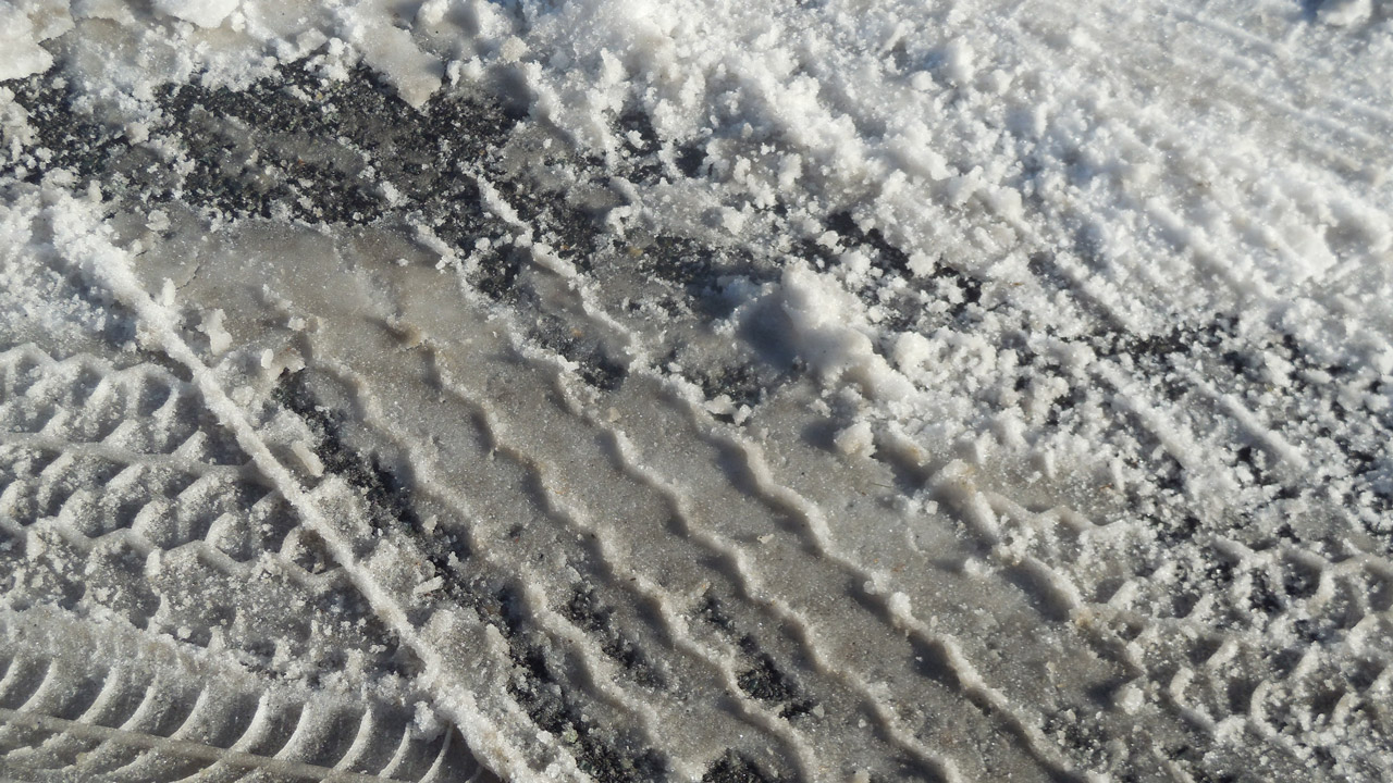 ГИБДД выступила с предупреждением из-за снегопадов в Челябинской области