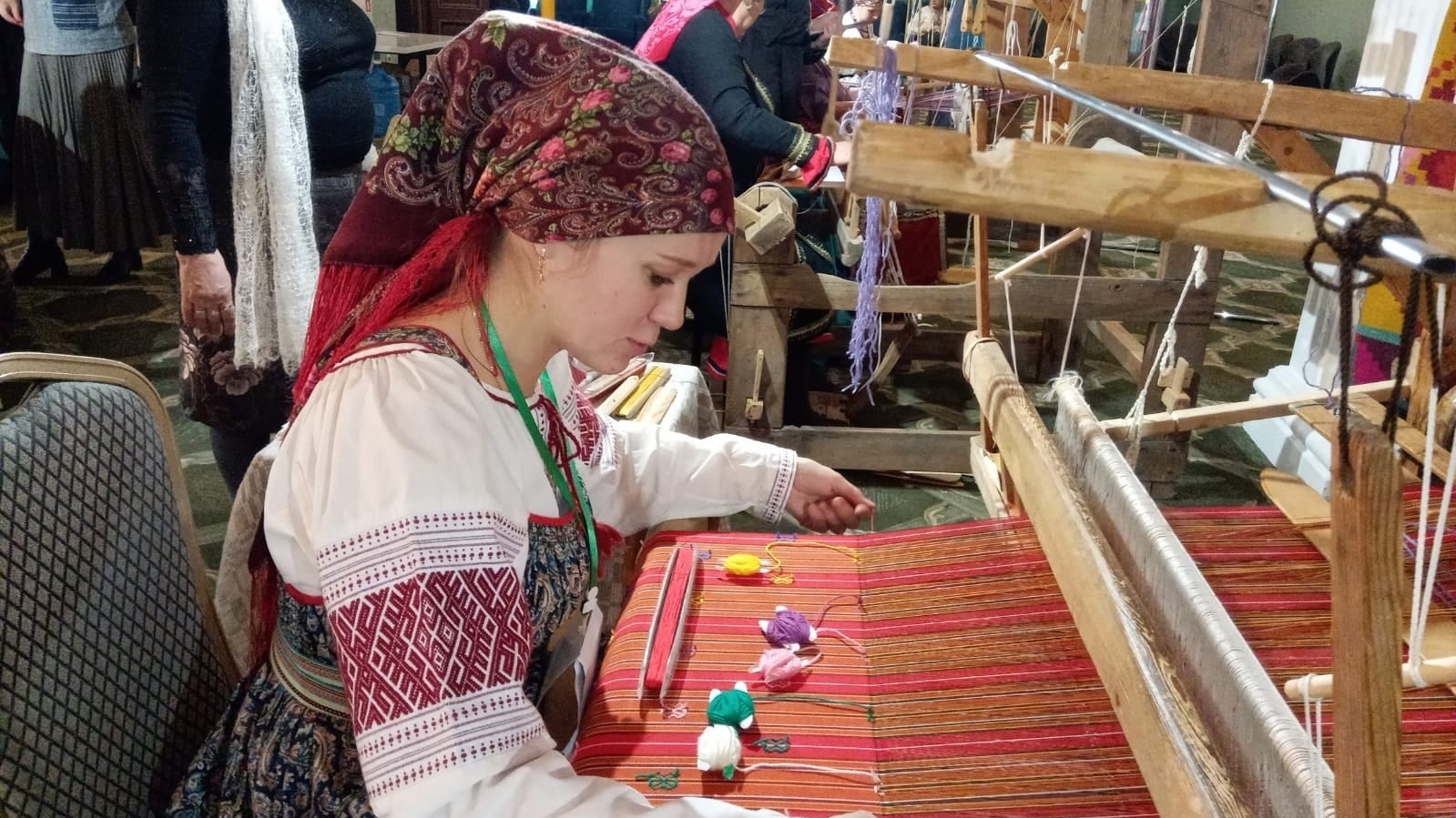 "Ткачество – космос": мастерица на Урале делает уникальные пояса и скатерти