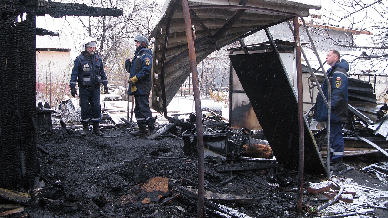 Мужчина погиб во время пожара в Челябинске Мужчина погиб во время пожара в Челябинске